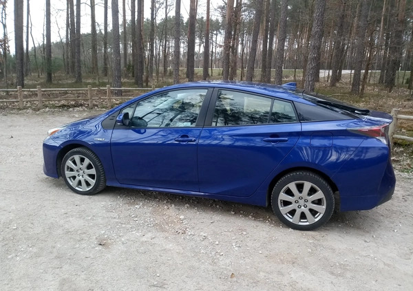 Toyota Prius cena 53500 przebieg: 263500, rok produkcji 2016 z Skierniewice małe 232